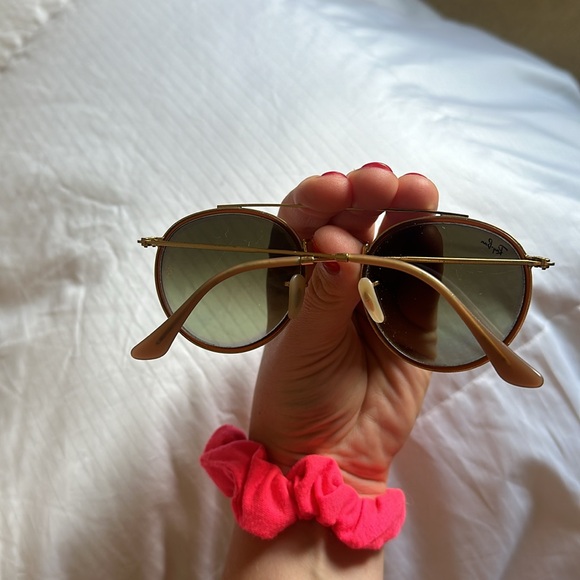Ray Ban Sunglasses - Picture 2 of 3
